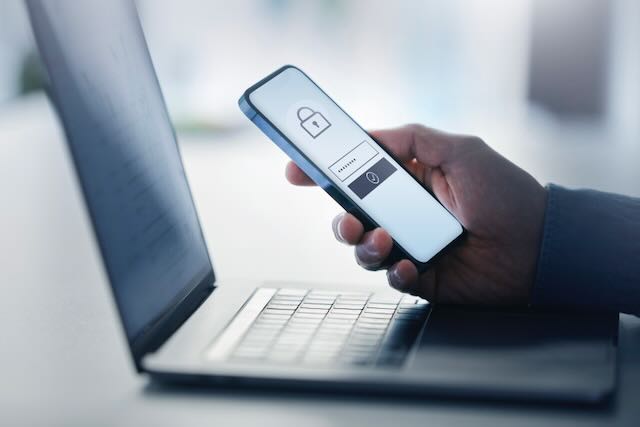 geschütztes Android-Telefon zur Veranschaulichung von Android-Antivirus